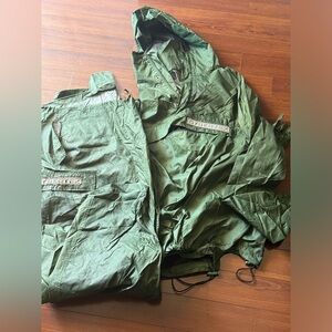 Men’s classic CYBERTEK cargo suit (Top & Bottom). Zipper in belly & hood